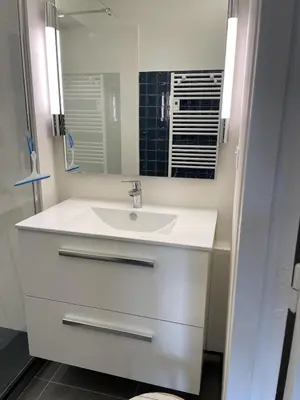 Salle de bains dans l'établissement Appartement Laurens Vue Port et Océan 4 pers