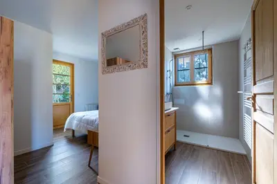 Un ou plusieurs lits dans un hébergement de l'établissement Moulleau Jolie maison rénovée pour 9 personnes, avec jardin