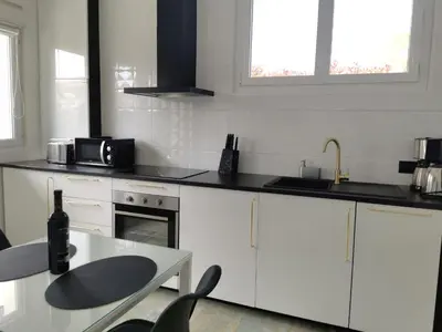 Cuisine ou kitchenette dans l'établissement Holiday Home Zwischen Meer und Land by Interhome