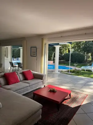 Piscine de l'établissement Villa 3 étoiles piscine chauffée 6 pers Biscarrosse Lac ou située à proximité