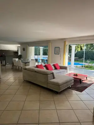 Coin salon dans l'établissement Villa 3 étoiles piscine chauffée 6 pers Biscarrosse Lac