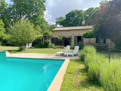 Piscine de l'établissement Belle maison de vacances indépendante, piscine et jardin privatifs & clôturés 30 minutes au sud Bordeaux ou située à proximité