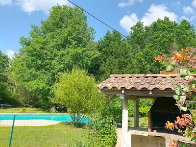Jardin de l'établissement Belle maison de vacances indépendante, piscine et jardin privatifs & clôturés 30 minutes au sud Bordeaux