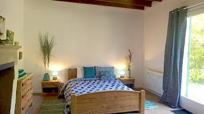Un ou plusieurs lits dans un hébergement de l'établissement Belle maison de vacances indépendante, piscine et jardin privatifs & clôturés 30 minutes au sud Bordeaux