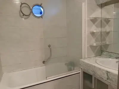 Salle de bains dans l'établissement Seignosse Penon - T2 Côte Atlantique Proche Plage - FR-1-239-1151
