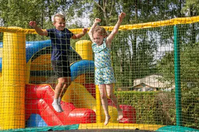 Aire de jeux pour enfants de l'établissement Cottage PARKS La Comtesse - Vacances nature & douceur landaise entre forêt, rivière et océan