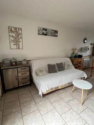 Coin salon dans l'établissement Appartement t2 maisonette