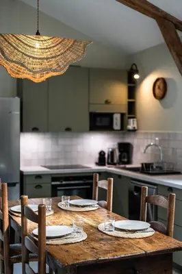 Cuisine ou kitchenette dans l'établissement Maison et Bergerie du Chot