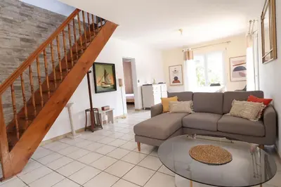 Coin salon dans l'établissement La Parenthèse Landaise –Maison 8 pers jardin