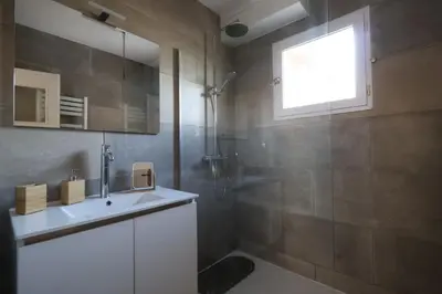 Salle de bains dans l'établissement La Parenthèse Landaise –Maison 8 pers jardin