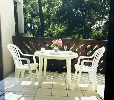Balcon ou terrasse dans l'établissement Les Fougères – T1 bis 4 pers Piscines Plage