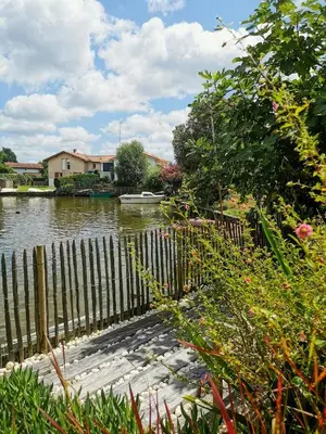 Vue sur la rivière ou le fleuve situé(e) à proximité de la maison de vacances