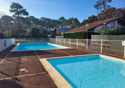 Piscine de l'établissement ESTIVALES 30- Maison mitoyenne pour 6 personnes ou située à proximité