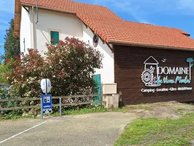 Certificat, récompense, panneau ou autre document affiché dans l'établissement Gîte confortable avec terrasse à Saint-Julien-en-Born - API-1-52-527