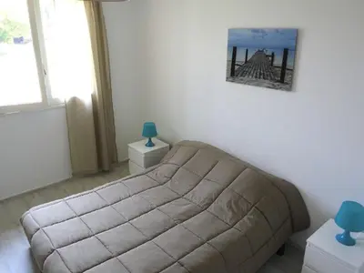 Coin salon dans l'établissement Gîte de 50m² avec terrasse pour 4 personnes - API-1-52-650