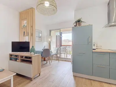 Cuisine ou kitchenette dans l'établissement Appartement T2 4 pers avec Parking à Vieux-Boucau - FR-1-857-67