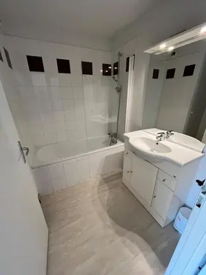 Salle de bains dans l'établissement Évasion Océane Mimizan plage
