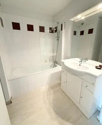 Salle de bains dans l'établissement Évasion Océane Mimizan plage