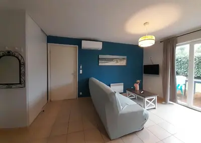 Télévision ou salle de divertissement dans l'établissement villa, climatisé domaine des grands lacs