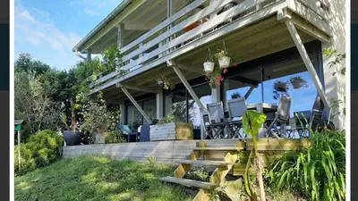 Jardin de l'établissement Villa piscine urt