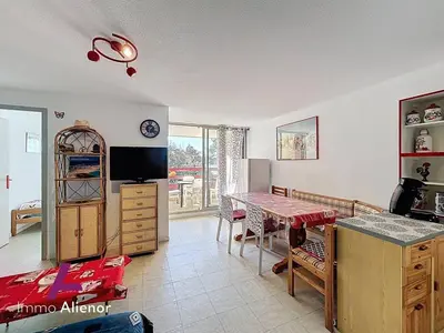 Télévision ou salle de divertissement dans l'établissement Appartement T3 Soustons - 5 pers, Terrasse - FR-1-857-69