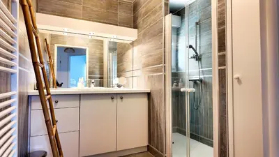 Salle de bains dans l'établissement Estey, Appt T3, Front de mer, Port, Capbreton