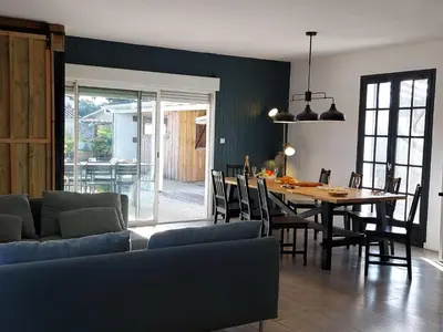 Coin salon dans l'établissement Holiday Home Mine by Interhome