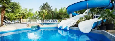 Piscine de l'établissement Parc Résidentiel de loisirs Les Platanes ou située à proximité