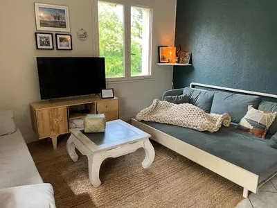 Télévision ou salle de divertissement dans l'établissement Villa Okeanis