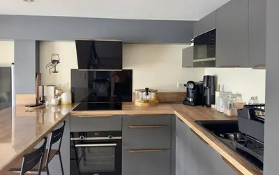 Cuisine ou kitchenette dans l'établissement Your stay in a modern and warm two-room apartment