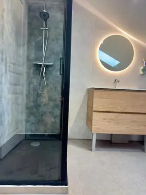 Salle de bains dans l'établissement Your stay in a modern and warm two-room apartment