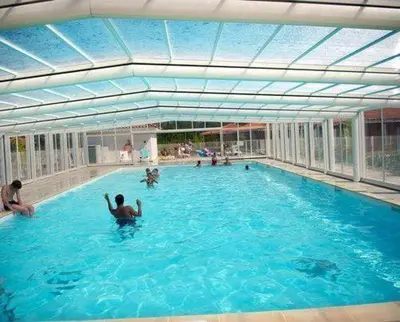 Piscine de l'établissement Villa Parentis - Lac Biscarosse ou située à proximité