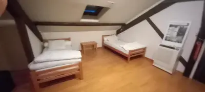 Un ou plusieurs lits dans un hébergement de l'établissement Maison 12 couchages avec piscine privée