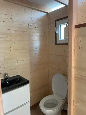 Salle de bains dans l'établissement Tiny House et chambre chez l habitant