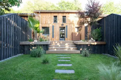 Jardin de l'établissement Maison avec Spa et Accès direct au Lac de Cazaux