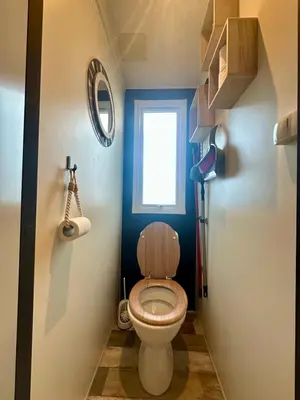 Salle de bains dans l'établissement Lodge 203 - Ó Pin Parasol - Camping La Forge 4 - La Teste