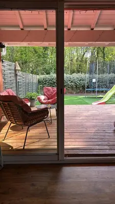 Jardin de l'établissement Cocon landais avec jaccuzi