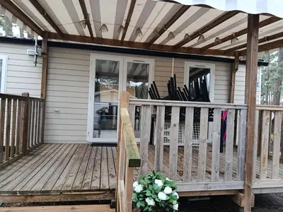 Balcon ou terrasse dans l'établissement Mobil-home Dunes de Contis Chez Bibou