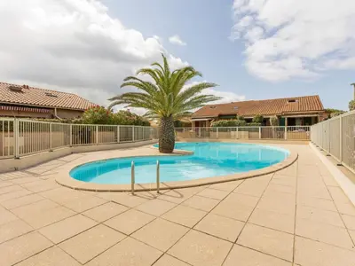Piscine de l'établissement Holiday Home Plage sud-4 by Interhome ou située à proximité