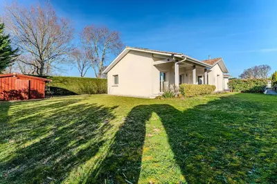Jardin de l'établissement Villa avec piscine privée, jardin & poêle à bois