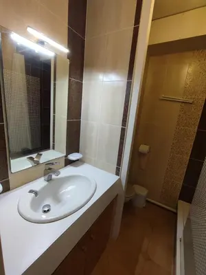 Salle de bains dans l'établissement Appartement bord de mer avec vue port