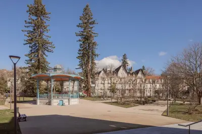 Plan de l'établissement Magnifique 2 pièces lumineux avec ascenseur face au Jardin Public et Thermes au cœur de la ville