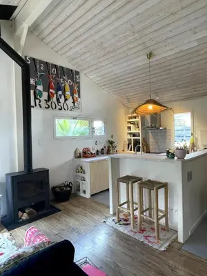 Cuisine ou kitchenette dans l'établissement La tranquille marée , à 5 min des plages