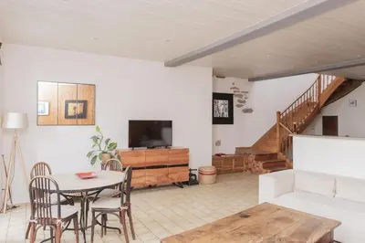 Coin salon dans l'établissement Appartement de caractère au cœur du centre ville avec très belle terrasse