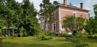 Jardin de l'établissement Manoir de Tireveste