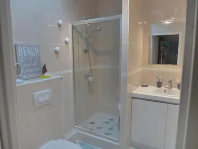 Salle de bains dans l'établissement Apartment Les Berges Landaises-1 by Interhome
