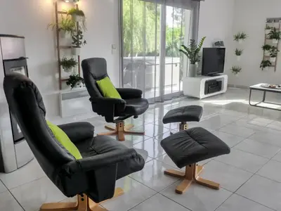 Télévision ou salle de divertissement dans l'établissement Holiday Home Sainte Marie by Interhome