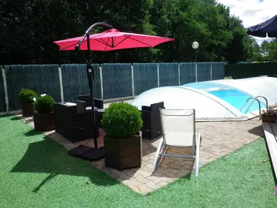 Piscine de l'établissement Maison Champagne ou située à proximité