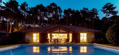 Piscine de l'établissement Madame Vacances Villas la Clairière aux Chevreuils ou située à proximité
