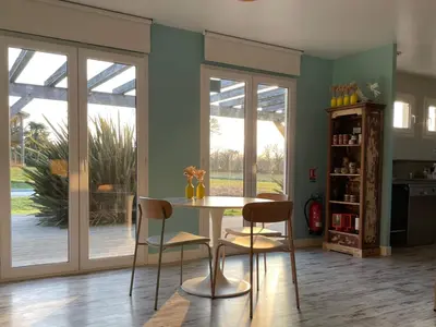 Bibliothèque dans l'hôtel
